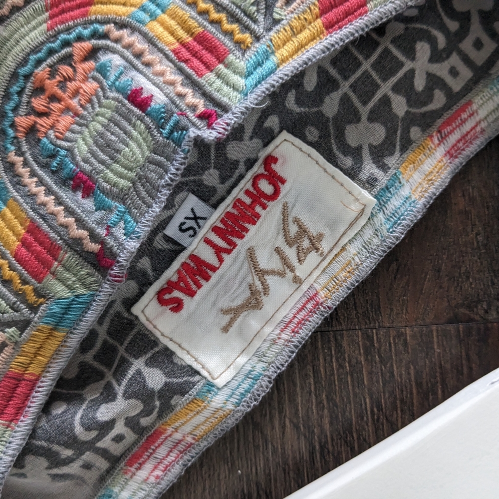 Johnny Was Biya Inka Silk Sheer Embroidered  Gray and Cream Too/Blouse XS - Picture 6 of 8